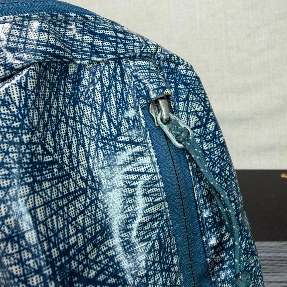 Patagonia Black Hole Pack 25L Backpack Blue 49297 Running Hiking Travel Bag